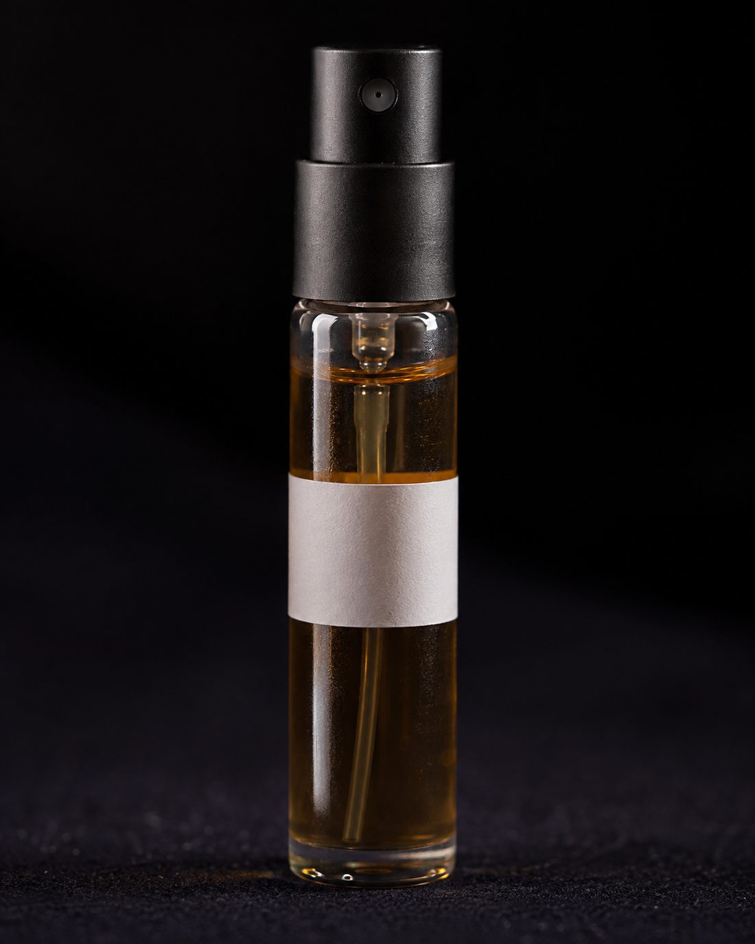 A two millilitre glass decant atomizer